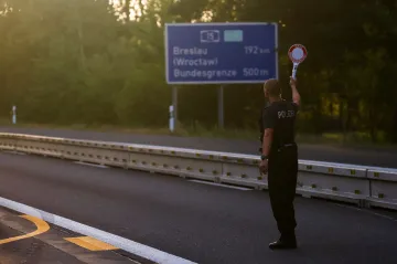 Německá ministryně vnitra chce kontroly na hranicích s Českem a Polskem, píše Welt