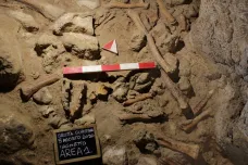 V jeskyni u Říma se našly kosti neandertálců. Obývali ji desítky tisíc let