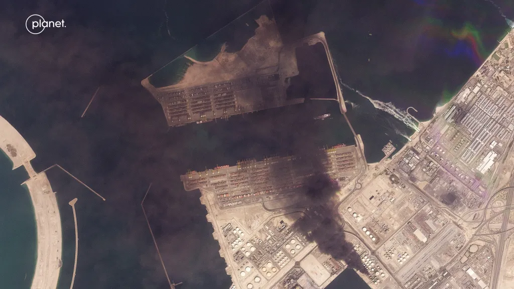 Satelitní snímek přístavu Džebel Ali v SAE