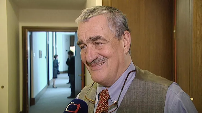 Ministr zahraničí Karel Schwarzenberg (TOP 09)