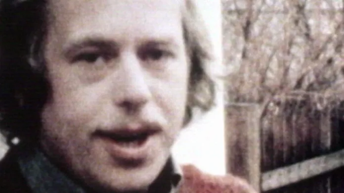 Václav Havel na záběru z Originálního videojournalu z roku 1978