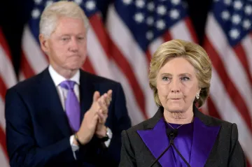 Doufám, že bude dobrým prezidentem všech Američanů, řekla Clintonová