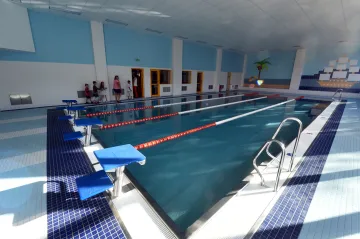 Až polovině plaveckých škol hrozí na podzim zánik. Některým už teď chybí personál
