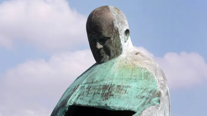 Původní podoba sochy Jana Pavla II.