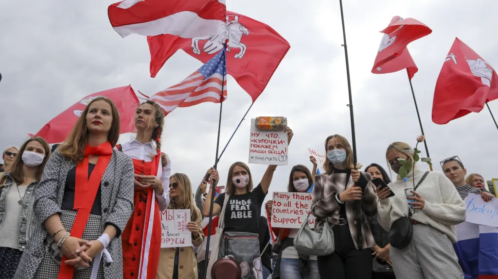 Běloruské ženy protestují v Minsku