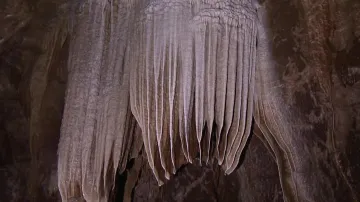 Jeskyně má i krápníkovou výzdobu