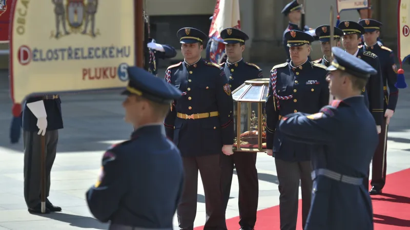 Mše k 700. výročí narození Karla IV. v katedrále svatého Víta