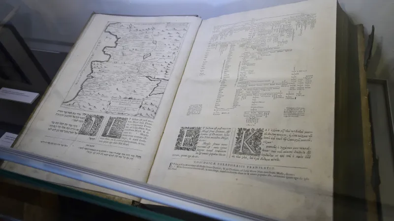 Jeden ze svazků Pařížské polygloty