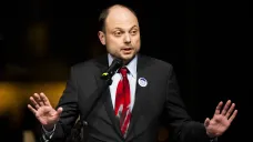 Kritik ruského režimu Vladimir Kara-Murza na Foru 2000