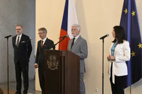 Zvyšování výdajů na obranu musí být transparentní, řekl Pavel