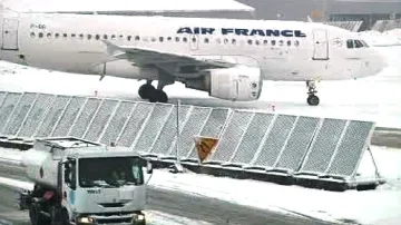 Letiště Roissy-Charles de Gaulle ruší kvůli počasí lety