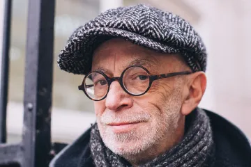 Zemřel básník a odpůrce ruského režimu Rubinštejn. Srazilo ho auto