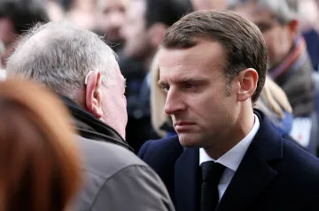 Před dvěma roky zasáhl Paříž teror. Francie na znamení smutku utichla