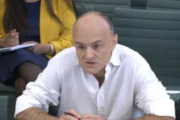 „Když nás veřejnost potřebovala nejvíce, vláda selhala,“ řekl exporadce britského premiéra