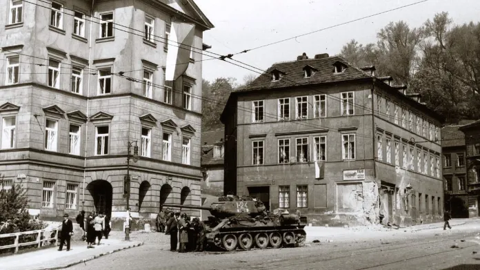 Tank poručíka Hončarenka na Klárově