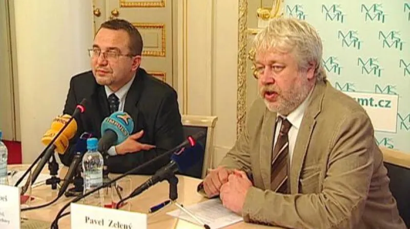 Tisková konference k přípravám na státní maturity