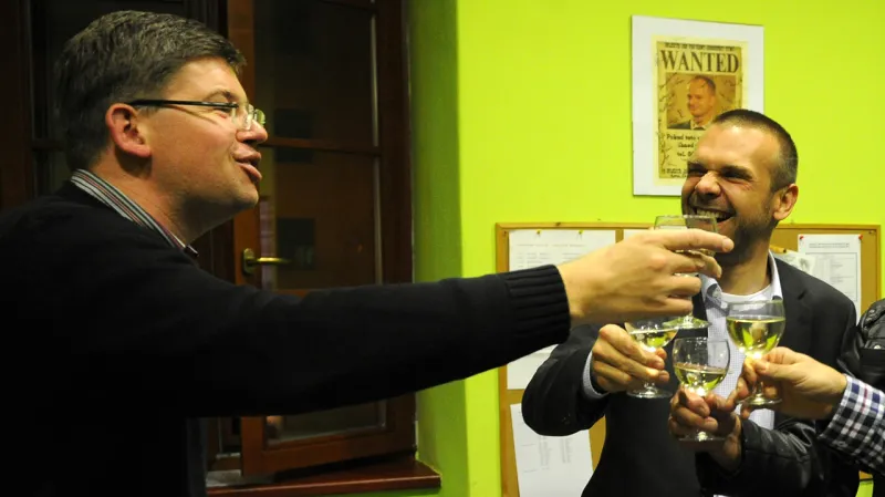 Jiří Pospíšil (ODS) slaví vítězství v Plzeňském kraji