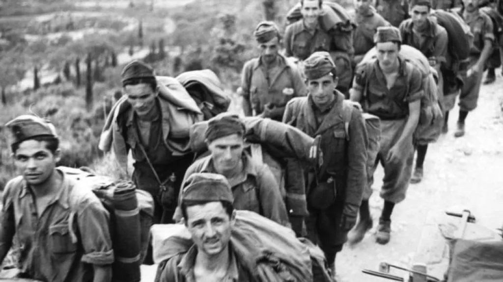 Zajatí italští vojáci na Korfu