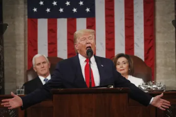 Roky ekonomického rozkladu skončily, na Marsu budeme první, slíbil Trump v projevu o stavu unie