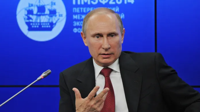 Vladimir Putin na hospodářském fóru v Petrohradu