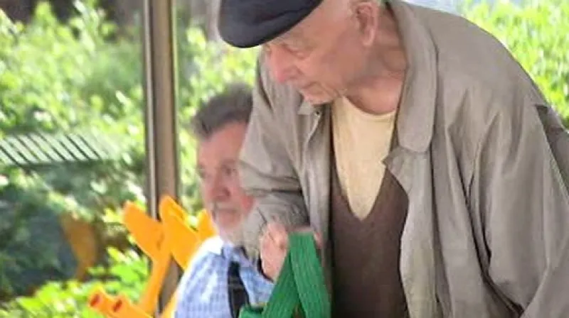 Důchodci