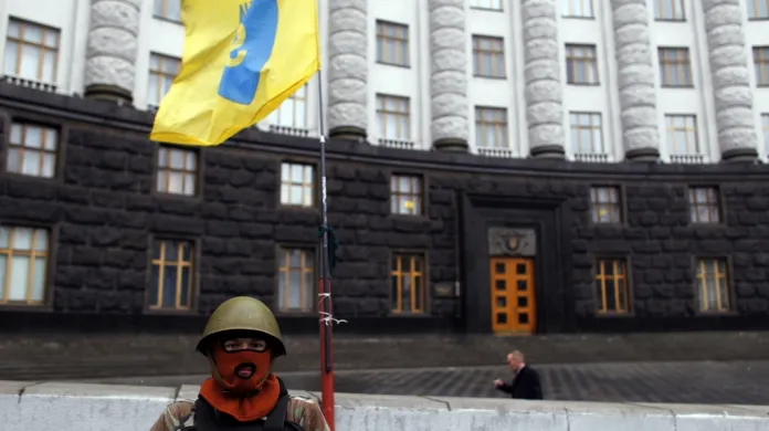 Hlídka před ukrajinským parlamentem