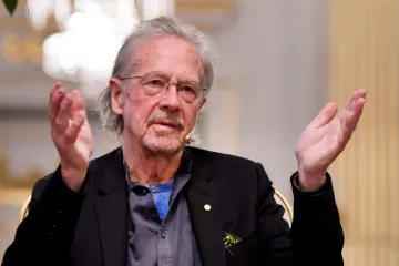 Jugoslávský pas ničemu nebrání. Zastánce Srbů a nobelista Peter Handke zůstává rakouským občanem