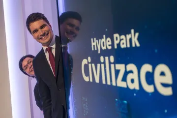 Daniel Stach a Gabriela Cihlářová z redakce vědy České televize dostali medaili Učené společnosti 