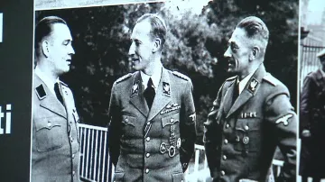 Fotografie z výstavy (Heydrich uprostřed)