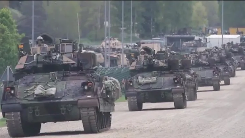 Události: Americký konvoj v Pobaltí