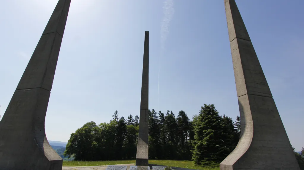 Památník protifašistického odboje v Ploštině