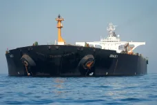 USA umístily íránský tanker na černou listinu, prý pluje do Sýrie