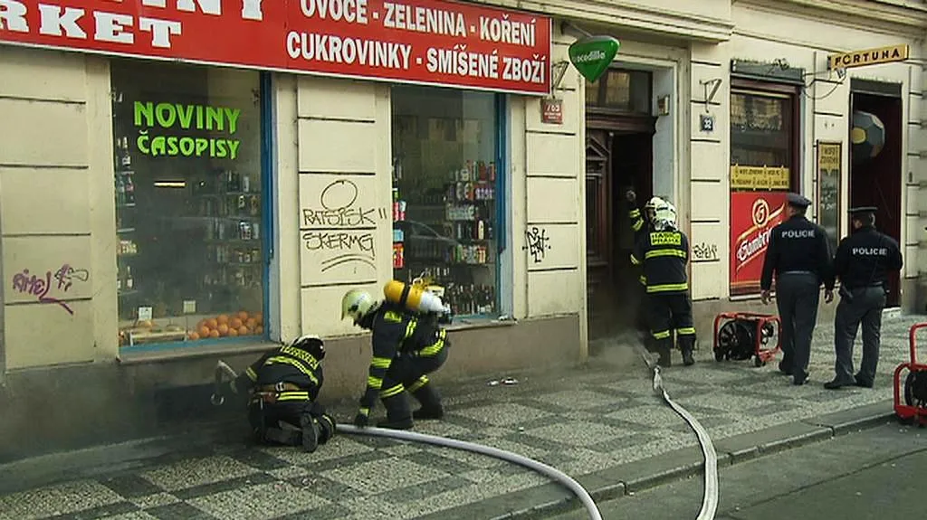 Hasiči u požáru