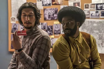 Filmový postřeh: Angažovaný BlacKkKlansman s humorem dráždí americké svědomí