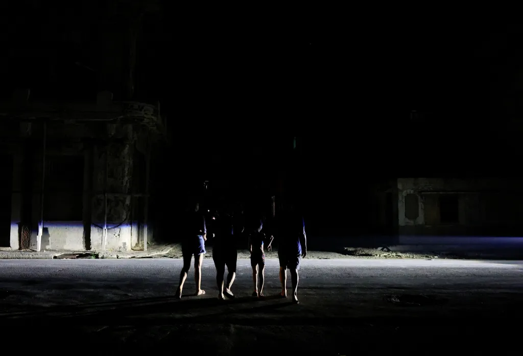 Pondělní blackout byl už osmý od loňského října a třetí od začátku letošního roku. Výpadky se na Kubě stávají téměř rutinou