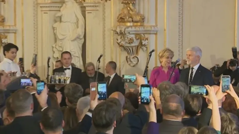 Prezident Petr Pavel ve Španělském sále Pražského hradu Zdroj: ČT24