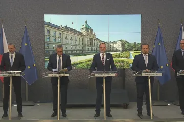 Vláda části veřejné správy od září schválila růst platových tarifů o deset procent