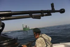 Na prahu války tankerů. Klíč k ropné bráně drží Írán, blokádu Hormuzské úžiny by pocítil celý svět