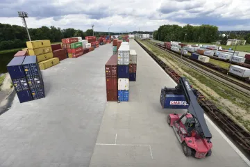 Čím podpořit export? Kvalitní diplomacií a podporou výzkumu, shodli se politici v debatě