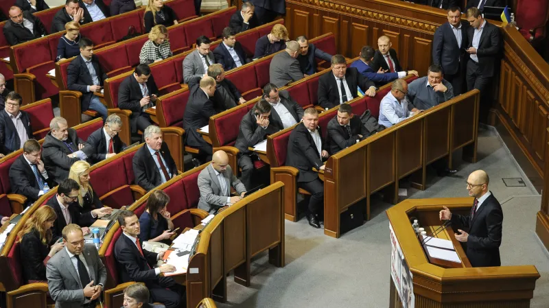 Jaceňuk před hlasováním o nedůvěře jeho kabinetu