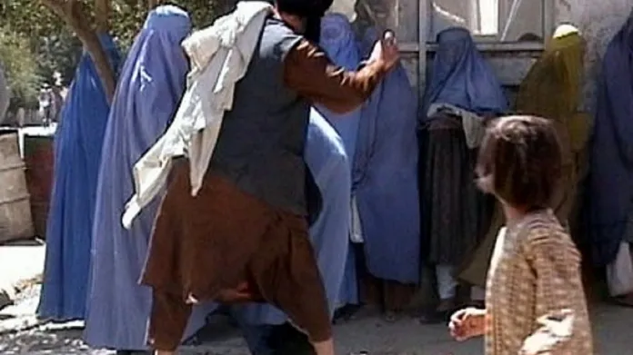 Člen Talibanu patřící k morální policii