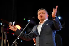 Favoritem slovenských voleb zůstává Ficův Smer-SD, náskok se ale postupně ztenčuje