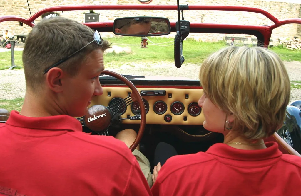 Pod jeho křídly zůstala výroba Velorexu až do listopadu 1971, kdy vznikla poslední vozítka