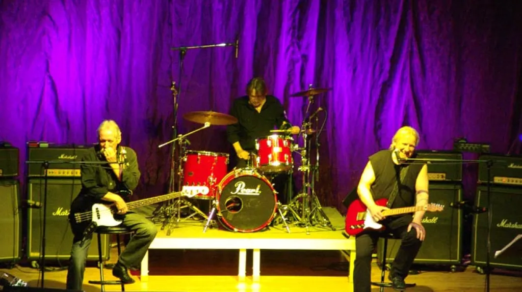 Katapult s bubeníkem Karlem \"Kášou\" Jahnem