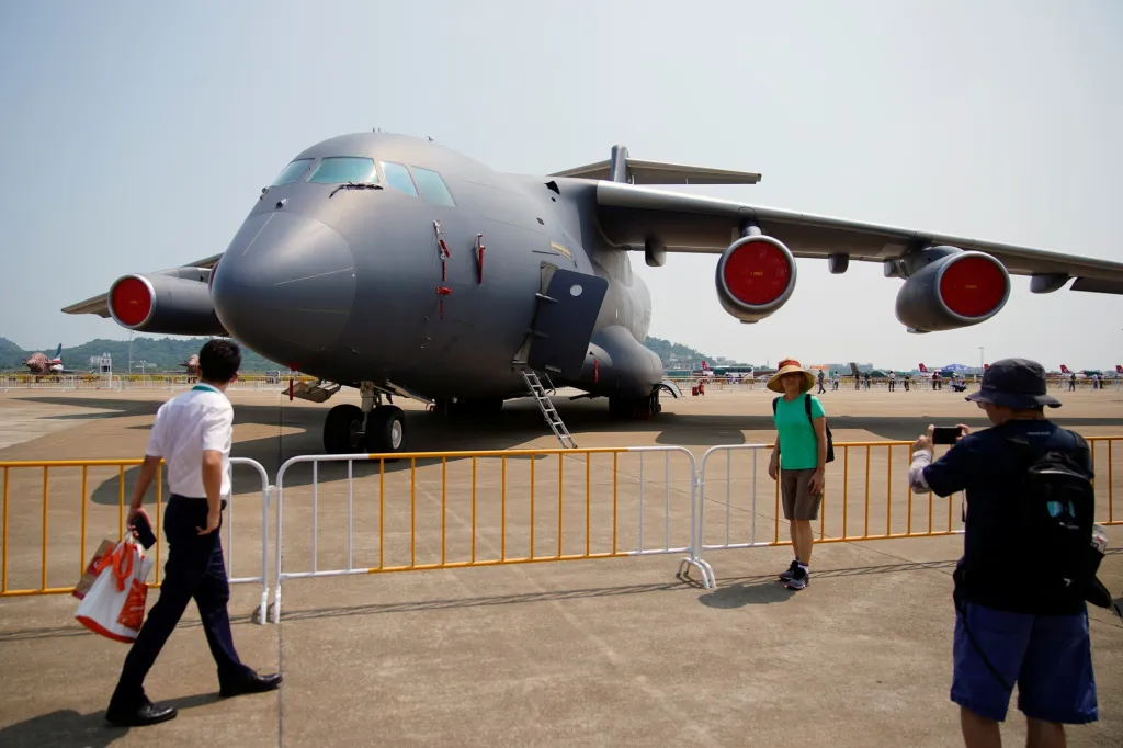 Xian Y-20 je čtyřmotorový proudový transportní letoun