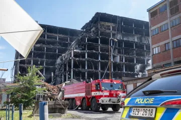 Zjistit příčinu požáru ve Zlíně může trvat měsíce