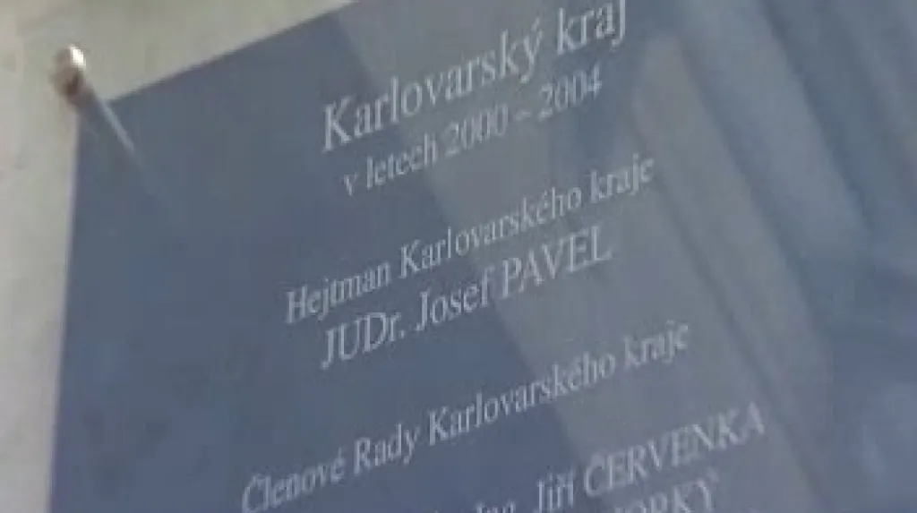 Deska se jmény zastupitelů