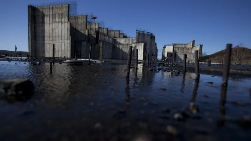 Opuštěná stavba atomové elektrárny v polském Żarnowci