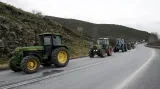 Farmáři se k protestu sjížděli v konvojích několik dní