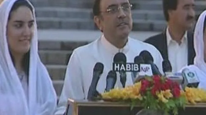 Ásif Alí Zardárí při prezidentském projevu